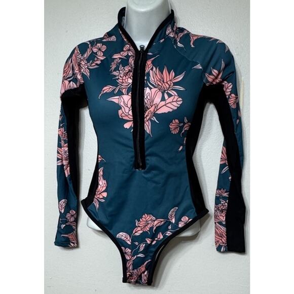 ATTRACO Rash Guard Floral Long Sleeve Swimsuit UPF 50+ Women’s Size Small NEW - Picture 2 of 8